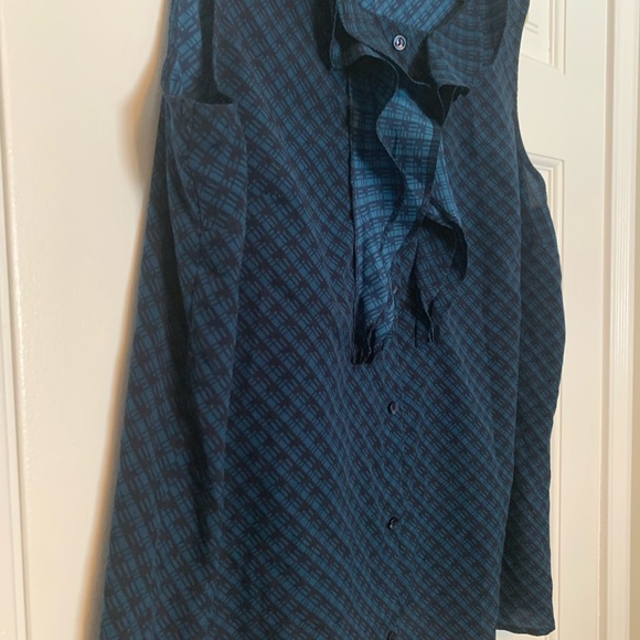 Loft size L sleeveless blouse blue pattern - Picture 3 of 3